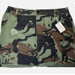 Forever 21 Green Camo Distressed Mini Skirt Sz 28 Raw Hem Camouflage NWT